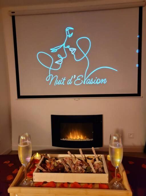 Nuit D'Evasion Love Room Avec Baignoire Balneotherapie Toulon Exterior photo