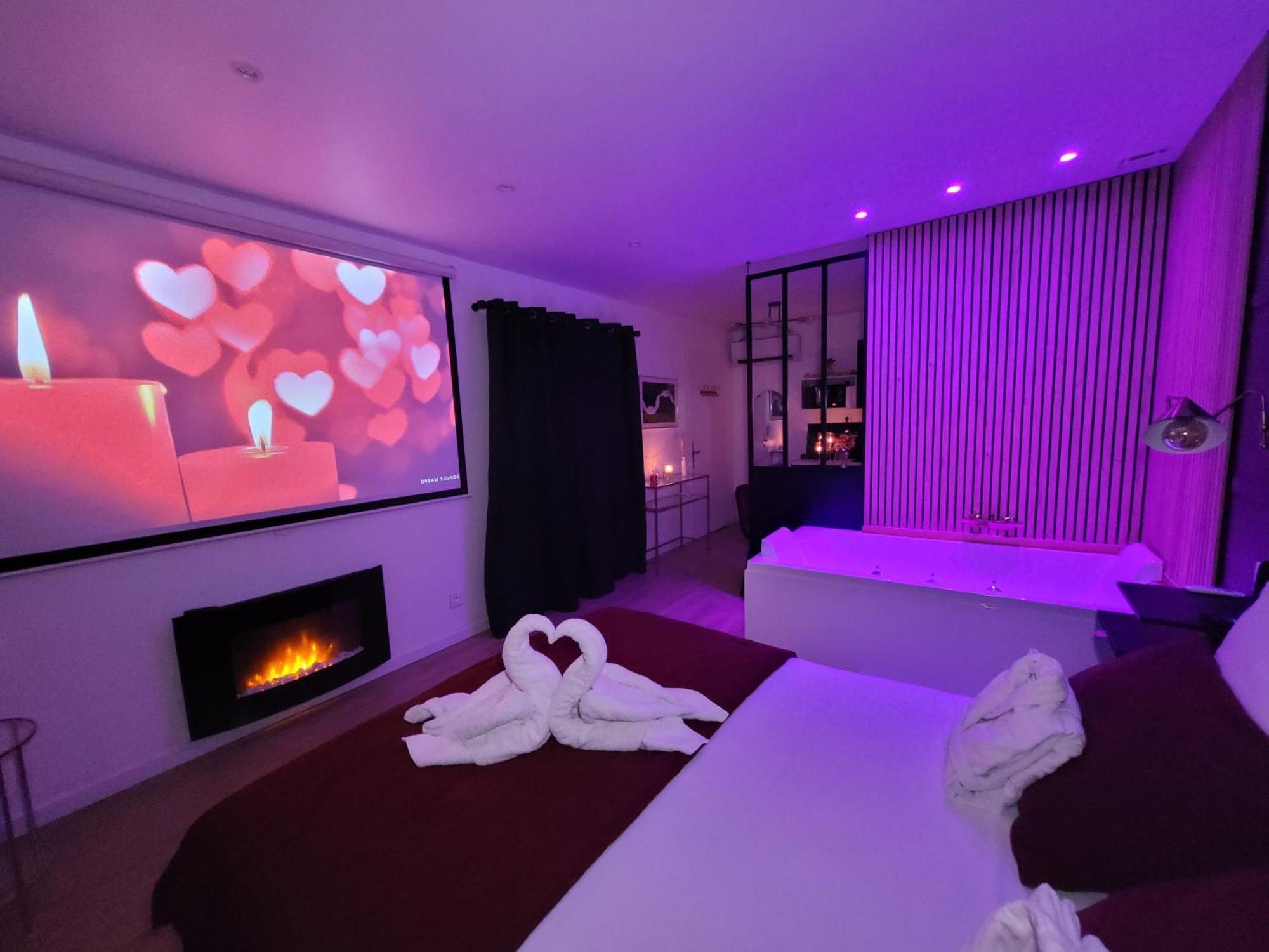 Nuit D'Evasion Love Room Avec Baignoire Balneotherapie Toulon Exterior photo